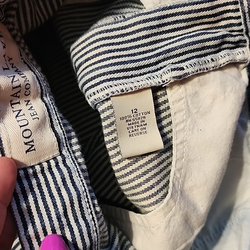Mountain Lake Jean Company View 4